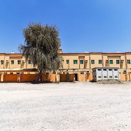 Oyo 181 Royal Plaza Residence Ras al-Khaimah Esterno foto
